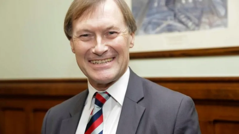 Deputat conservator britanic David Amess, înjunghiat de mai multe ori într-o biserică. / Foto: davidamess.co.uk