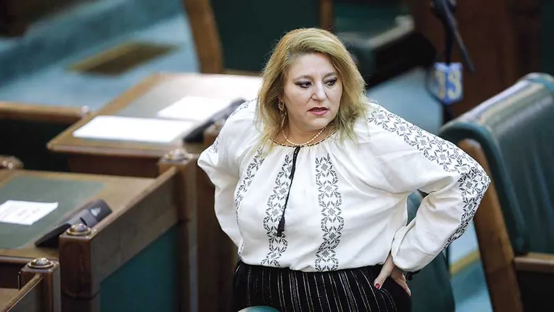 Diana Șoșoacă, ex-AUR, a dat tonul la insultele pentru Dominic Fritz - Foto: INQUAM PHOTOS/ George Călin