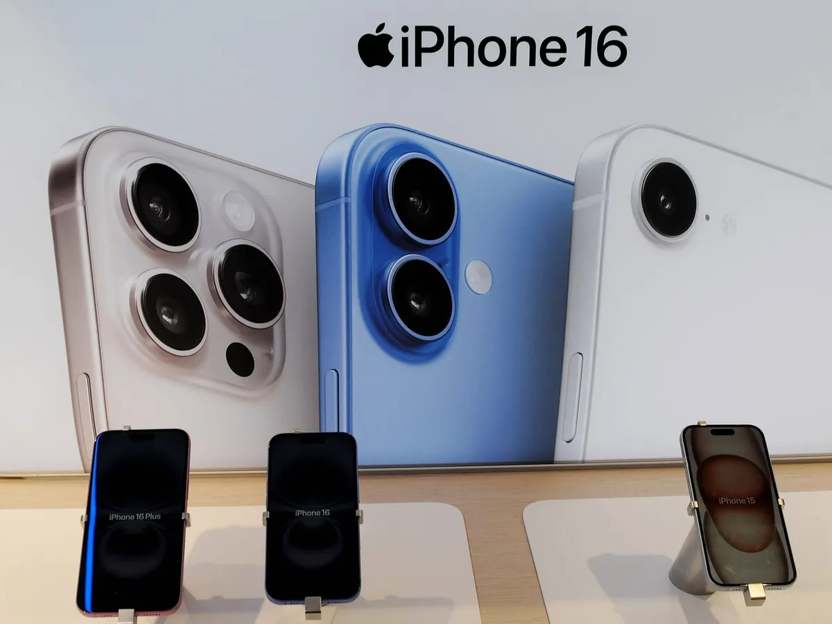 Prețuri halucinante la iPhone după taxele impuse de Trump. Va costa 16.000 lei un smartphone Apple - Foto: Profimedia images