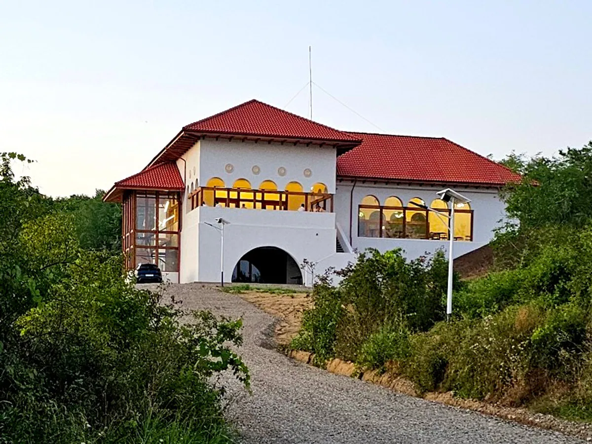 Conacul Cramei „1000 de Chipuri” – vedere de ansamblu