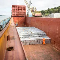 Rușii au trimis o navă în Mariupol să fure tot fierul din orașul port cucerit zilele trecute/FOTO: profimediaimages.ro