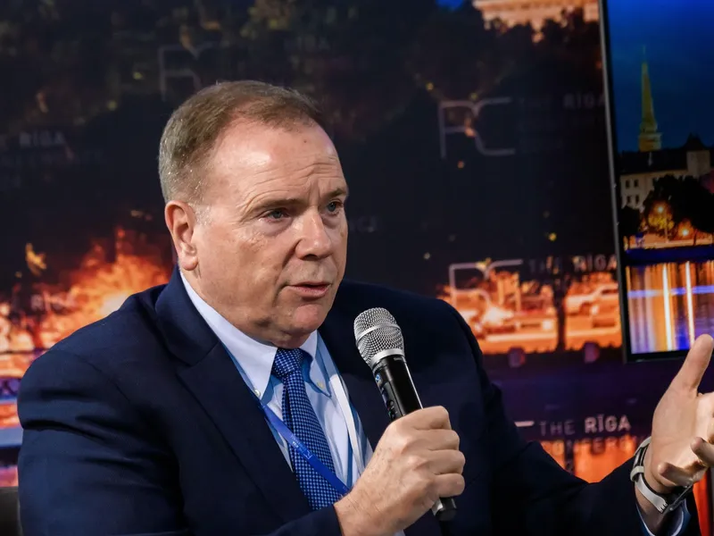 Fost șef al Armatei SUA în UE: „Dacă Rusia atacă NATO va lovi Portul Constanța cu sute de rachete” - Foto: Profimedia images