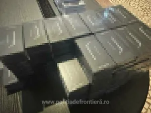 Foto: Politia de frontieră a descoperit 500 de telefoane Sursa: Politia de Frontiera