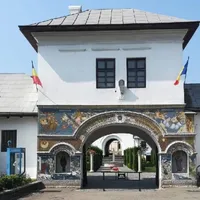O mănăstire din Vâlcea a fost prădată de hoți. Au furat banii din cutia milei - Foto: Facebook/ Imagine cu caracter ilustrativ