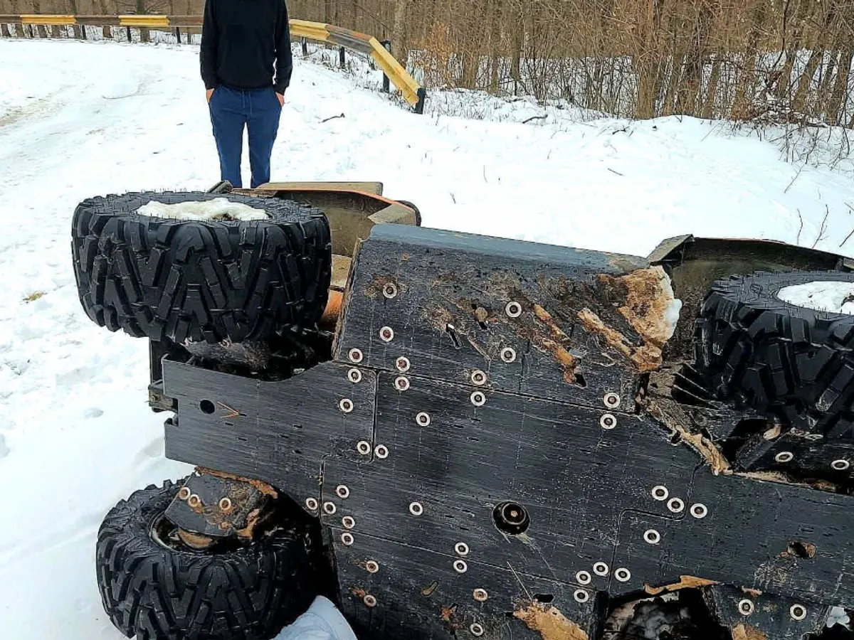 Un tânăr a fost ucis după ce ATV-ul pe care-l conducea s-a răsturnat peste el