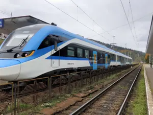 Cum arată primul tren electric chinezesc de mare viteză care va circula prin România cu până la 160 km/h