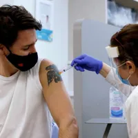 VIDEO Premierul canadian Justin Trudeau s-a vaccinat cu prima doză de AstraZeneca/FOTO: ctvnews.ca