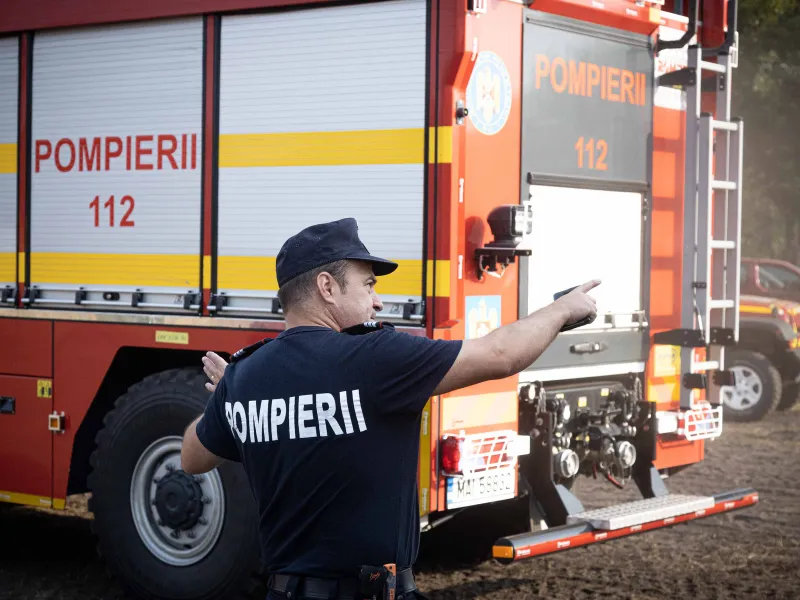 Autoturism în flăcări pe A2. A fost restricţionat traficul pe sensul spre București - Foto: Profimedia images