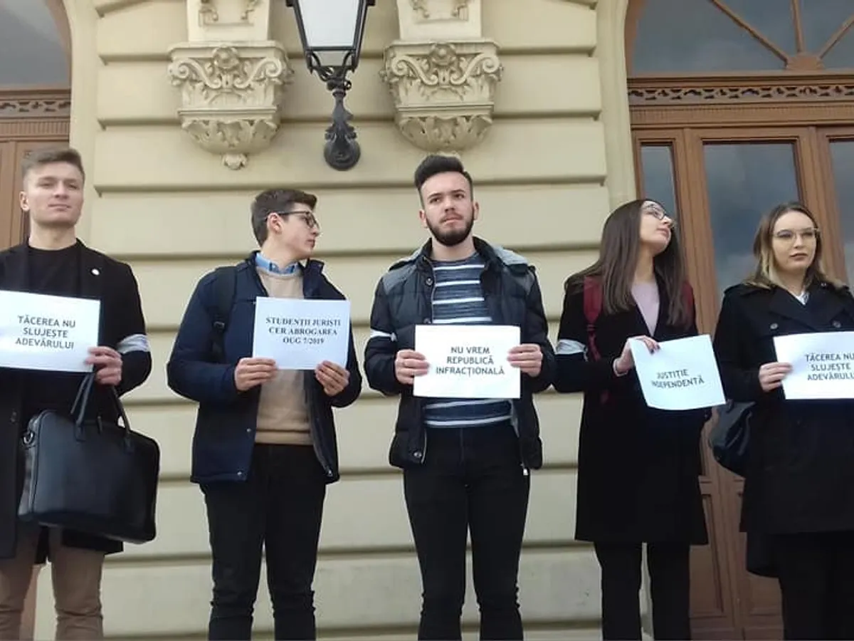 Studenții ieșeni, protest pentru apărarea Justiției. FOTO: Facebook.Ilovan Gabriela