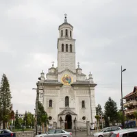 Noul episcop al Devei şi Hunedoarei, Nestor, a fost întronizat la catedrala din Deva