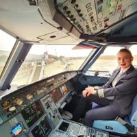Povestea româncei care la 39 de ani e comandant de avion: „Nu mi-a fost frică niciodată” - Foto: Ziarul de Iași