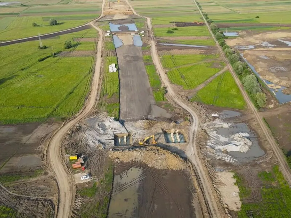 Noua „hartă” a A8: 16 tuneluri și 60 de poduri pe 31 km: UMB și Umbrărescu trec Carpații