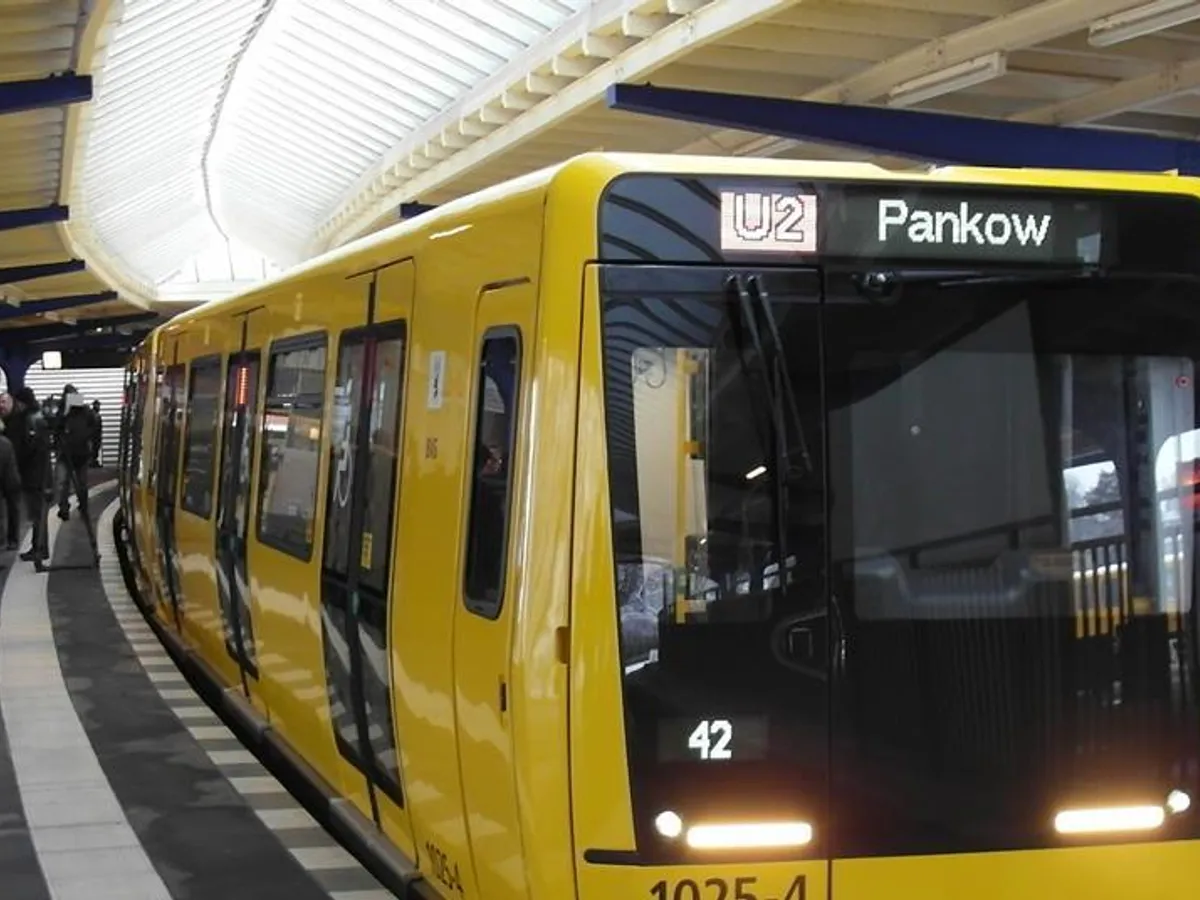 Nouă regulă pentru oamenii străzii, în Berlin: certificat verde COVID, pentru a dormi la metrou. / Foto: railwaygazette.com