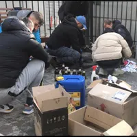 Toate aceste cocktailuri Molotov făcute de civili au fost folosite în Kiev Foto: Newsweek Romania