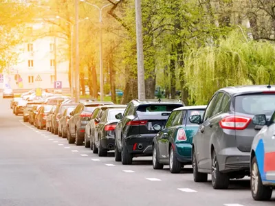 Poți sau nu să-ți lași mașina parcată pe stradă, pe domeniul public, dacă expiră ITP?  - Foto: Freepik (Imagine cu rol ilustrativ)