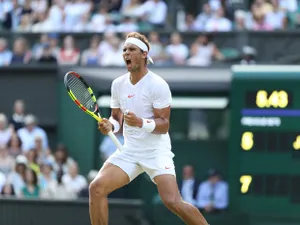 Rafael Nadal, în timpul setului 2, pe Central Court, miercuri 11 iulie. Foto: Simon Bruty / AELTC