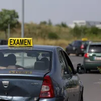 Sala pentru permisul auto va fi susţinută oriunde - Foto: INQUAM PHOTOS / Octav Ganea