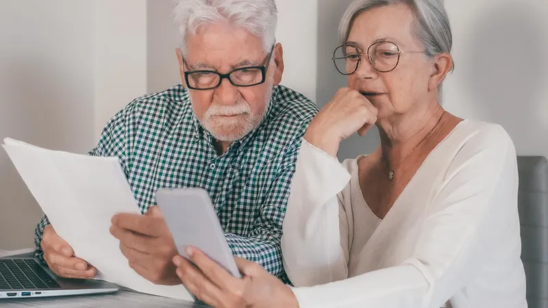 4.600 lei în plus la pensie în luna iunie pentru un pensionar cu 37 ani munciți. Cum se explică? Foto: Freepik (fotografie cu caracter ilustrativ)