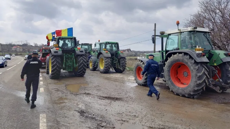 Fermierii amenință că vin cu tractoarele la București Foto: agrointel.ro