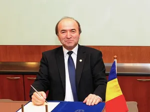 Tudorel Toader are motive să rânjească/FOTO: just.ro