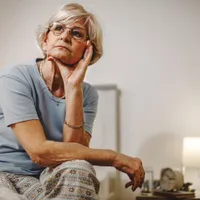 Mulți pensionari cu pensii  sub 1.300 lei nu iau bani în plus la recalculare - Foto: Freepik