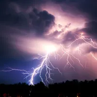 Urgie meteo deasupra României: coduri roșii și portocalii de vijelii și inundații, în mai multe zone. / Foto: stirileprotv.ro