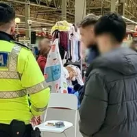 Poliția a prins un comerciant care vindea petarde minorilor. A fost amendat Foto: Facebook/ Primaria Sectorului 6