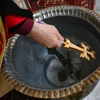Aghiasma mare de Bobotează: cum să o folosești, cum să o înmulțești și cât e valabilă. Se strică ea?: FOTO - Profimedia(imagine cu rol ilustrativ)