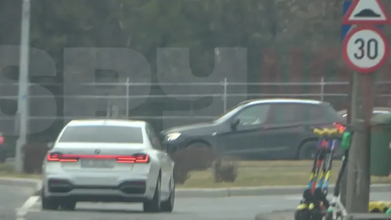 Gică Popescu și-a luat limuzină plug-in hybrid de 400 de cai putere și peste 100.000 de euro. / Foto: captură video, SpyNews.ro