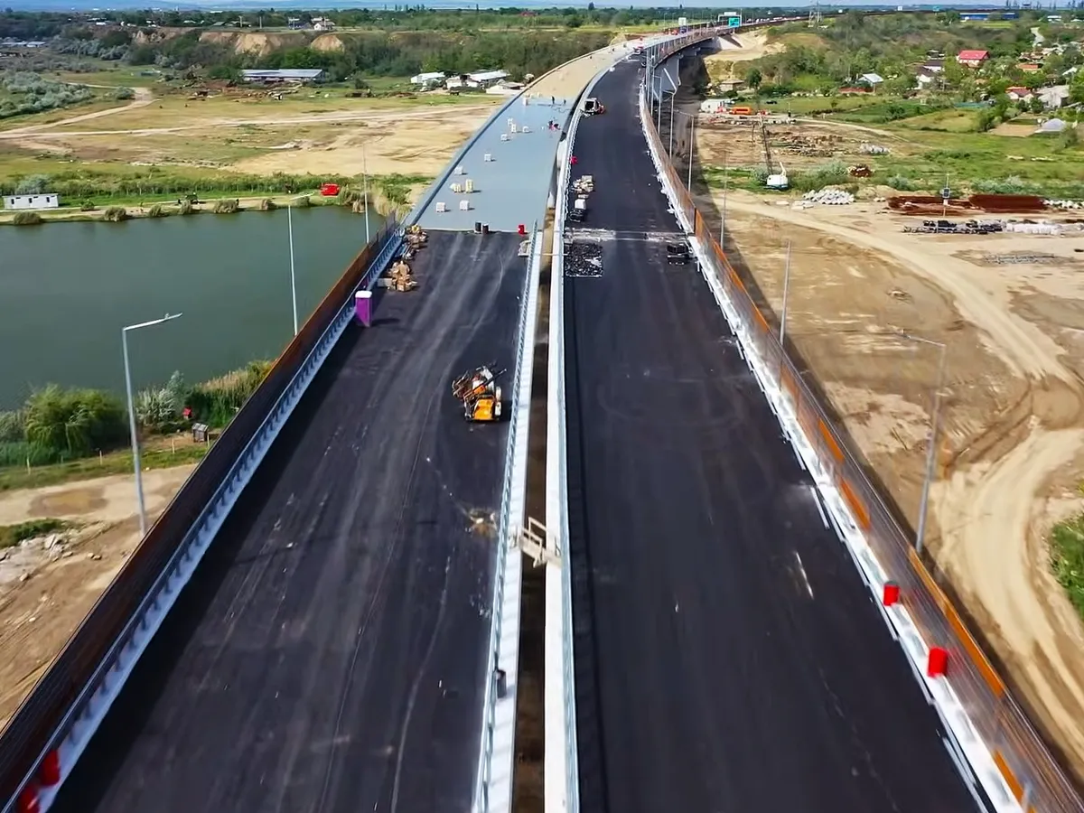 Ce mai mare structură de pe Autostrada Buzău-Focșani, un pod de 1,36 km, gata cu 9 luni întârziere - Foto: Facebook / Asociația Pro Infrastructură