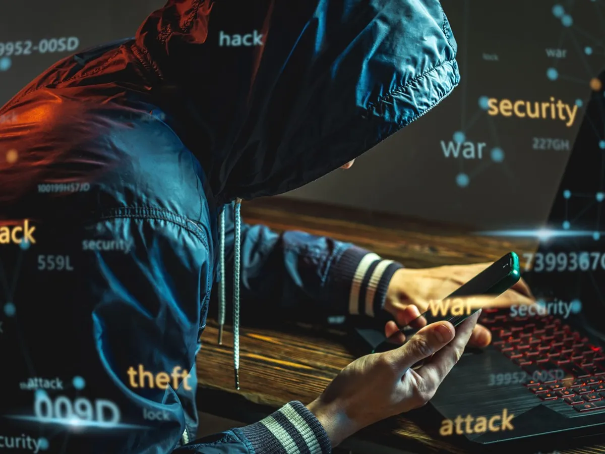 Butonul interzis de pe telefon pe care hackerii vor să-l apeși. Cum te pot spiona prin Bluetooth - Foto: Profimedia images
