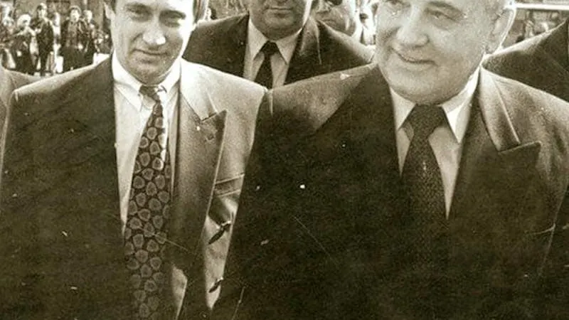 Mihail Gorbaciov și succesorul său, Vladimir Putin