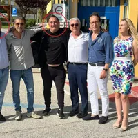 Cei doi condamnați, urmăriți internațional, și-au făcut și o poză după ce au fost puși în libertate. Primul (încercuit) este Romeo Albu, al doilea este Bogdan Popa  Foto: Libertatea