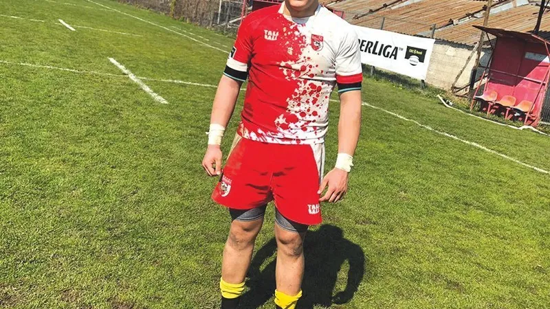 Petre Urs, în culorile clubului de rugby Dinamo, după meciul câștigat cu Steaua la începutul acestei luni