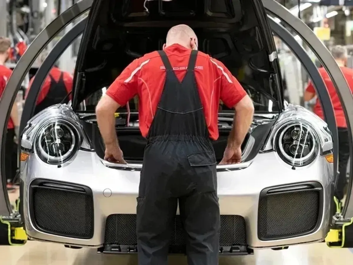 Fabrică Porsche - Foto: Profimedia Images (Imagine cu rol ilustrativ)