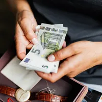 Salariile românilor cresc într-o țară străină Foto: pexels.com (imagine cu rol ilustrativ)