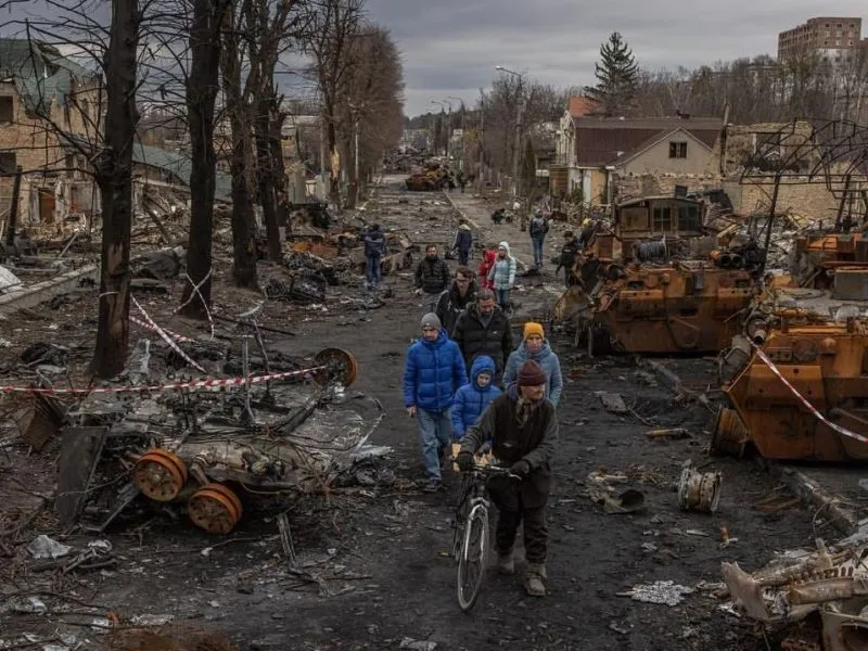 Distrugerile războiului vor continua/Foto: Paula Bronstein