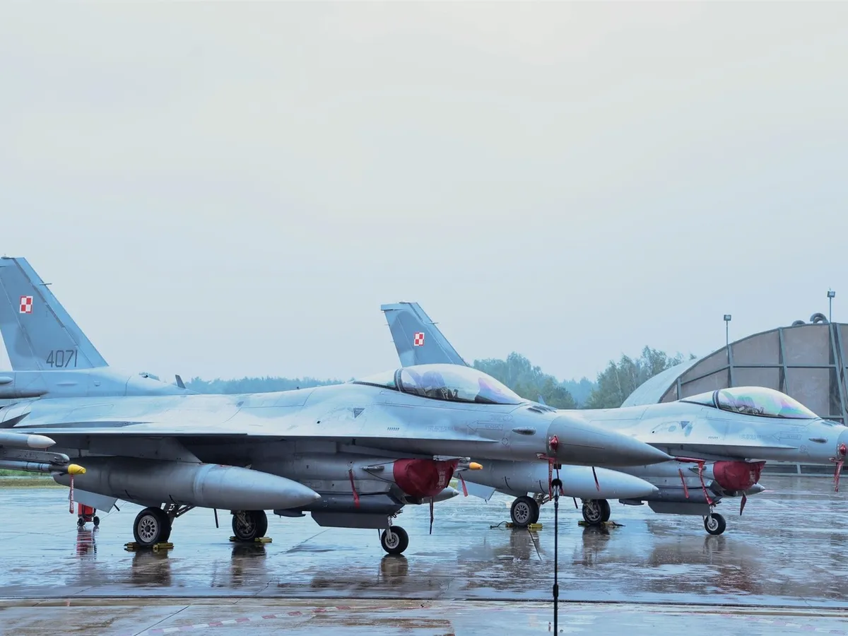 Zona fără zboruri în Polonia după atacul Rusiei. România a impus  aceeași interdicție în Dobrogea - Foto: Profimedia images