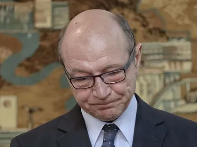 Traian Băsescu, în 2016, la citirea Jurământului, ca cetăţean al Republicii Moldova - Foto: Profimedia Images