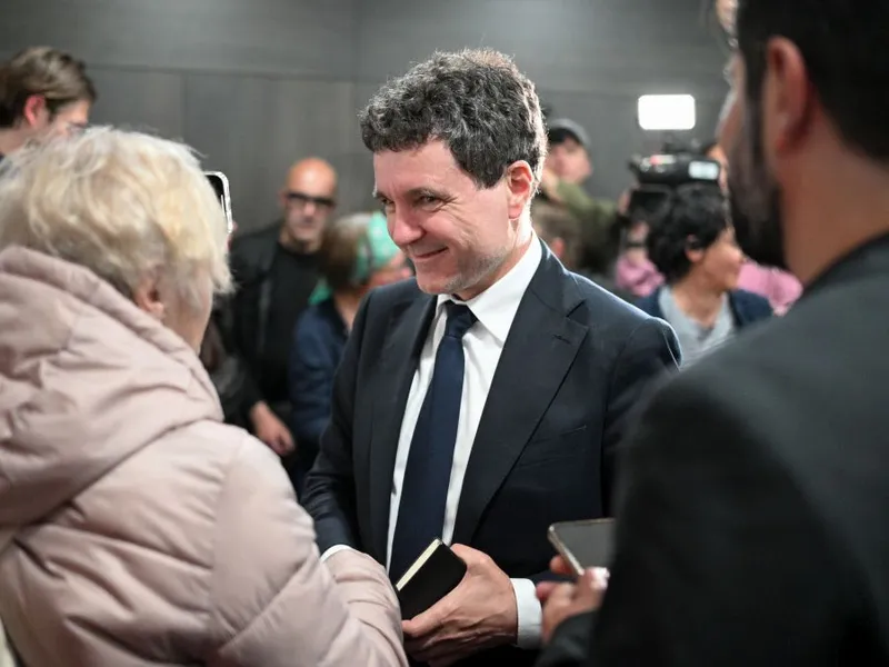Nicuşor Dan, în conferinţa de presă cu mass-media internaţională - Foto: INQUAM PHOTOS/Raul Ştef