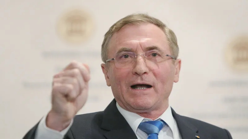 Augustin Lazăr a avut calificativul „foarte bine” timp de 24 de ani. Foto Inquam Photos/Octav Ganea