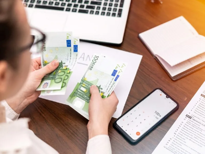 Salariul net poate fi diferit la doi angajați cu același salariu brut - FOTO: Freepik.com (rol ilustrativ)