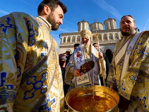 Scandal în Biserica Ortodoxă. Doi preoți din Suceava, filmați drogându-se și dansând la bară - Foto: Profimedia images - Caracter ilustrativ