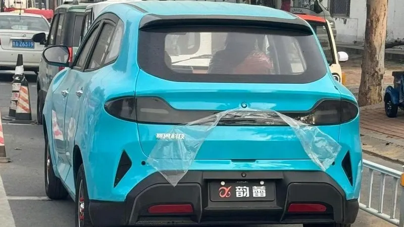 După i-au copiat pe occidentali, chinezii se copiază între ei. Cum arată copia SUV a lui Xiaomi SU7 - Foto: carnewschina.com