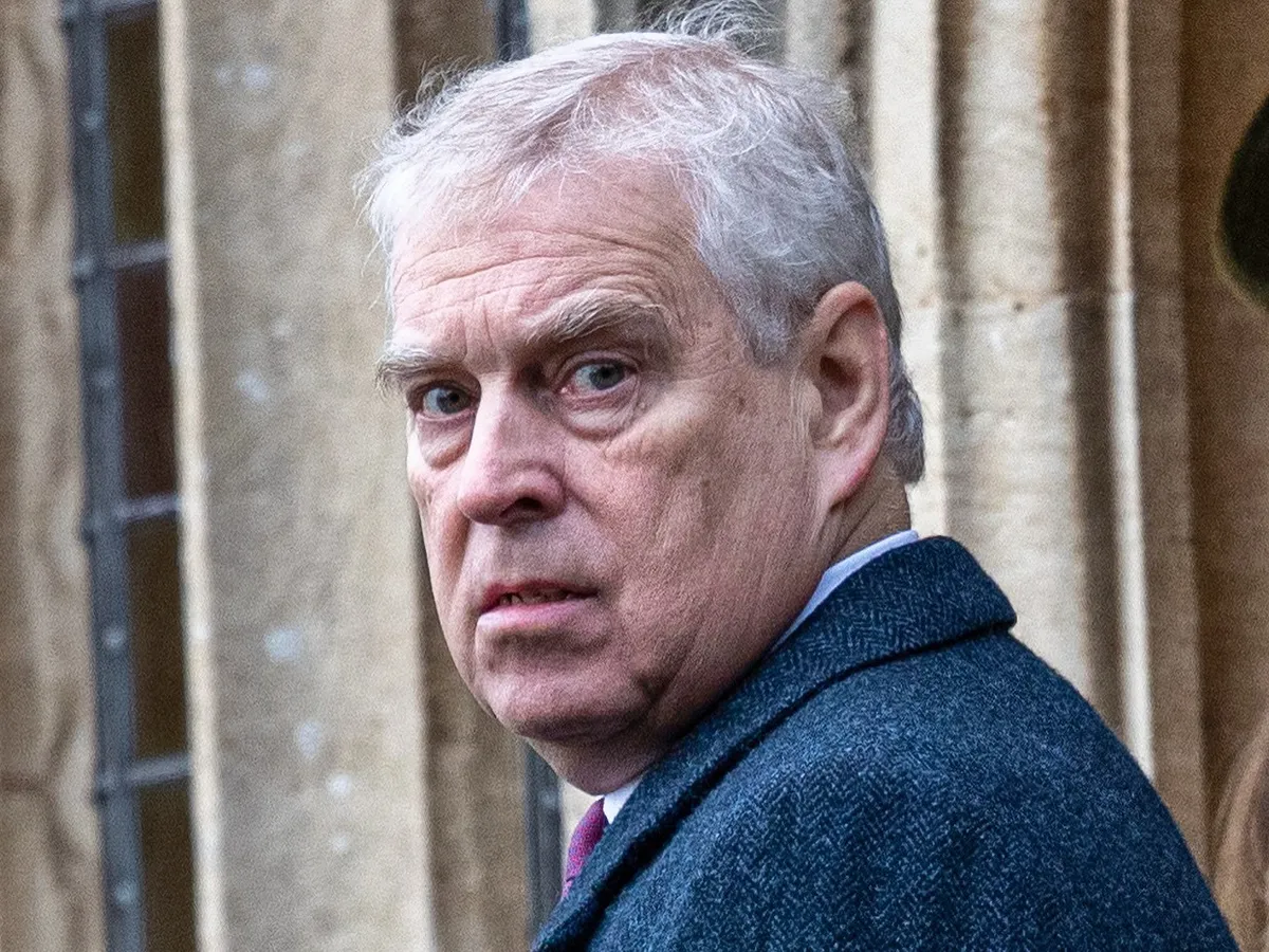 BREAKING: Prințul Andrew, fratele regelui Charles al III-lea, vizat în dosarele Epstein, arestat