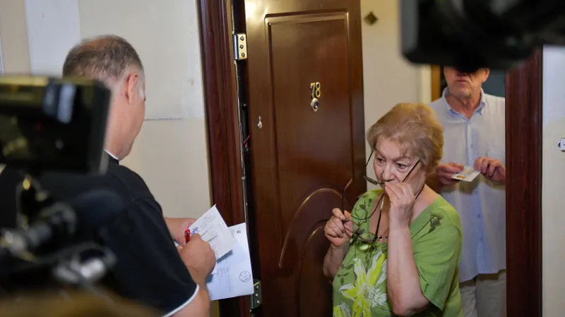 Cine va duce pensia în lunile următoare? Șeful Poștei gata să dea afară 30% din angajați. „Rezistăm” - Foto: Facebook/ Poșta Română (ROL ILUSTRATIV)