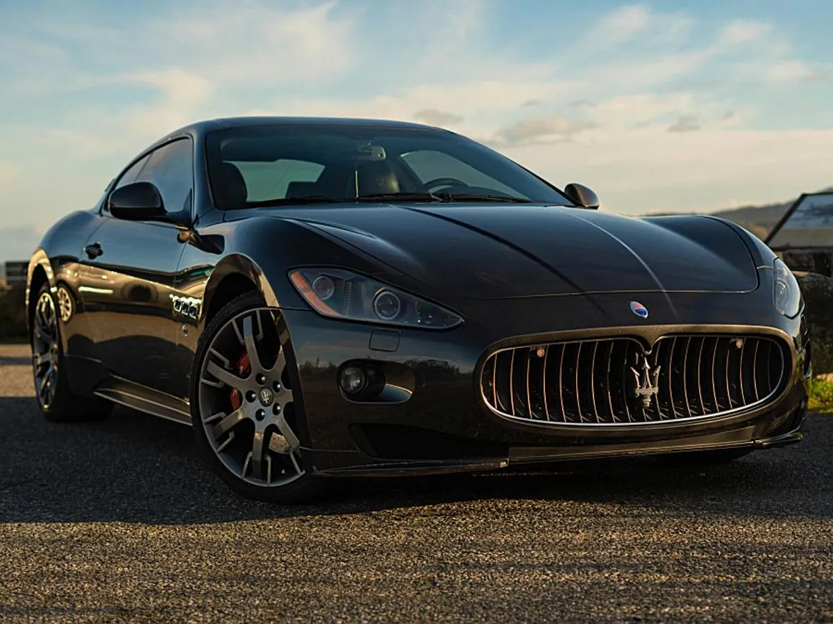 Producătorul auto Stellantis susține că tarifele lui Trump l-au costat 300 de milioane de euro - Foto: Pexels/Nicholas Espinosa