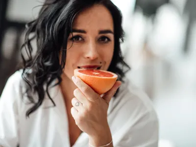 Fructul care conține vitamina C, îți curăță ficatul și produce colagen. Cu siguranță îl ai în casă - Foto: Freepik (imagine cu rol ilustrativ)