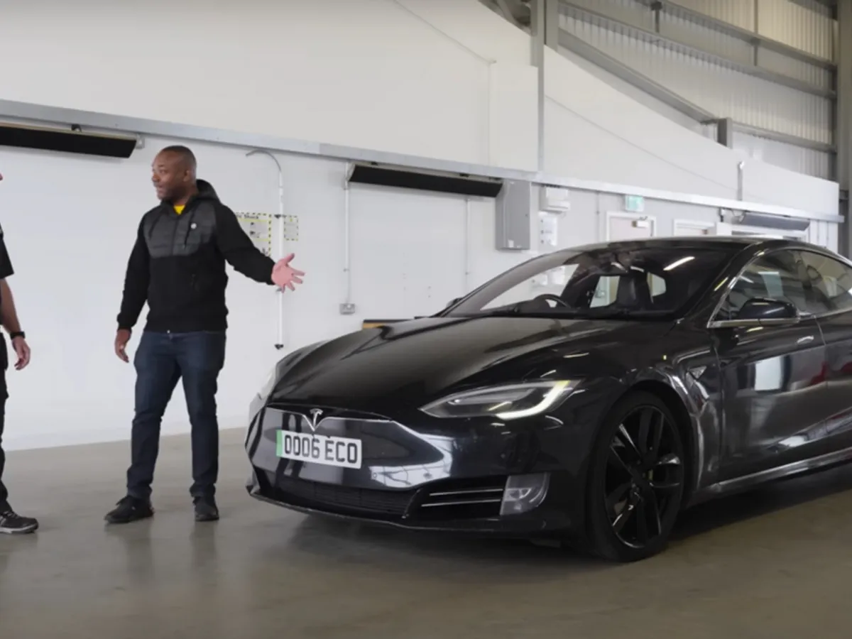 Un taximetrist a parcurs 700.000 km cu o mașină electrică Tesla Model S. Cu cât s-a degradat bateria - Foto: captură video