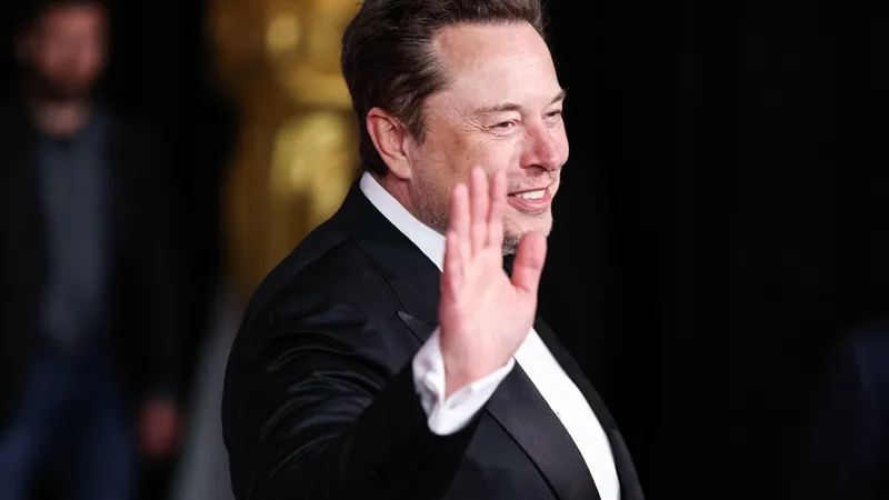 Dezvăluire Reuters: Musk a tăiat internetul Starlink în timpul contraofensivei Ucrainei în Herson - Foto: Profimedia Images
